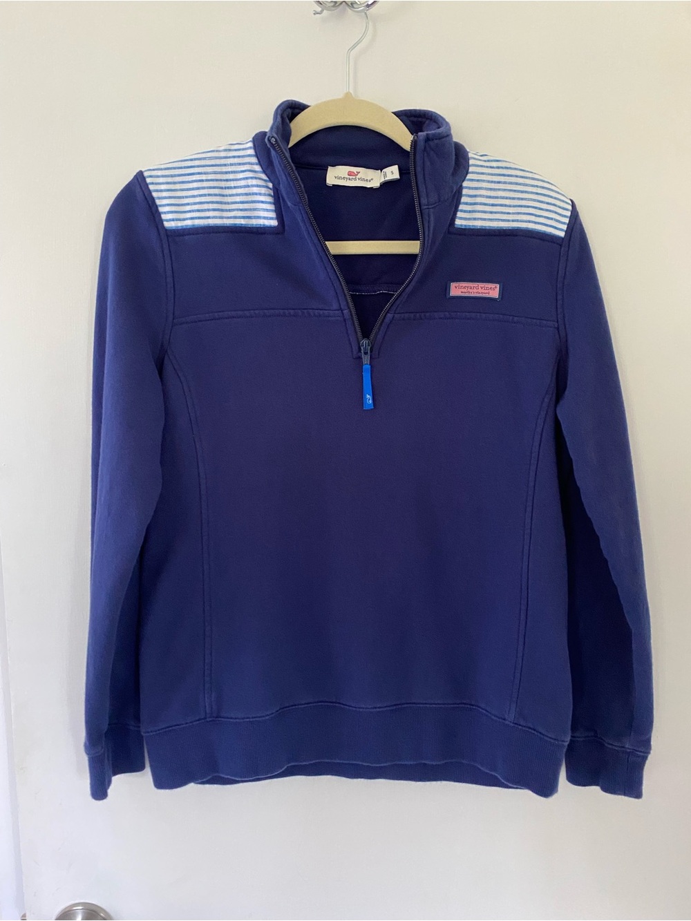 Vineyard Vines Quarter Zip Pullover Navy with Light Blue Striped Shoulders Small